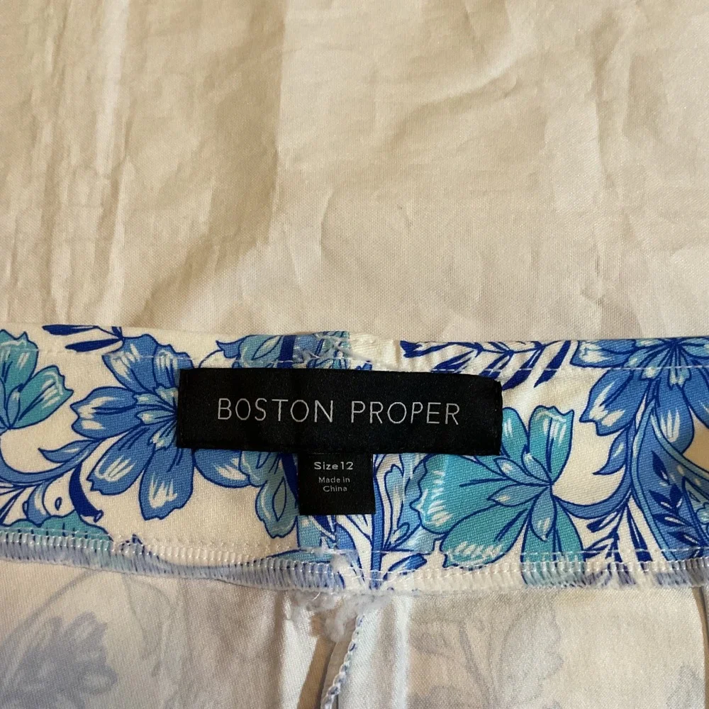 Boston Proper Pants Women's 12 Blue Paisley Floral Print‎ Stretch Cropped Chic